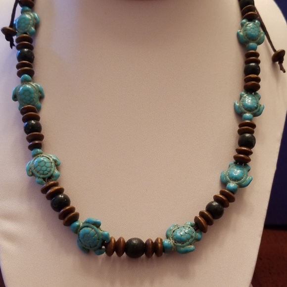 Sea Turtle Turquoise Necklace - Picture 2 of 4